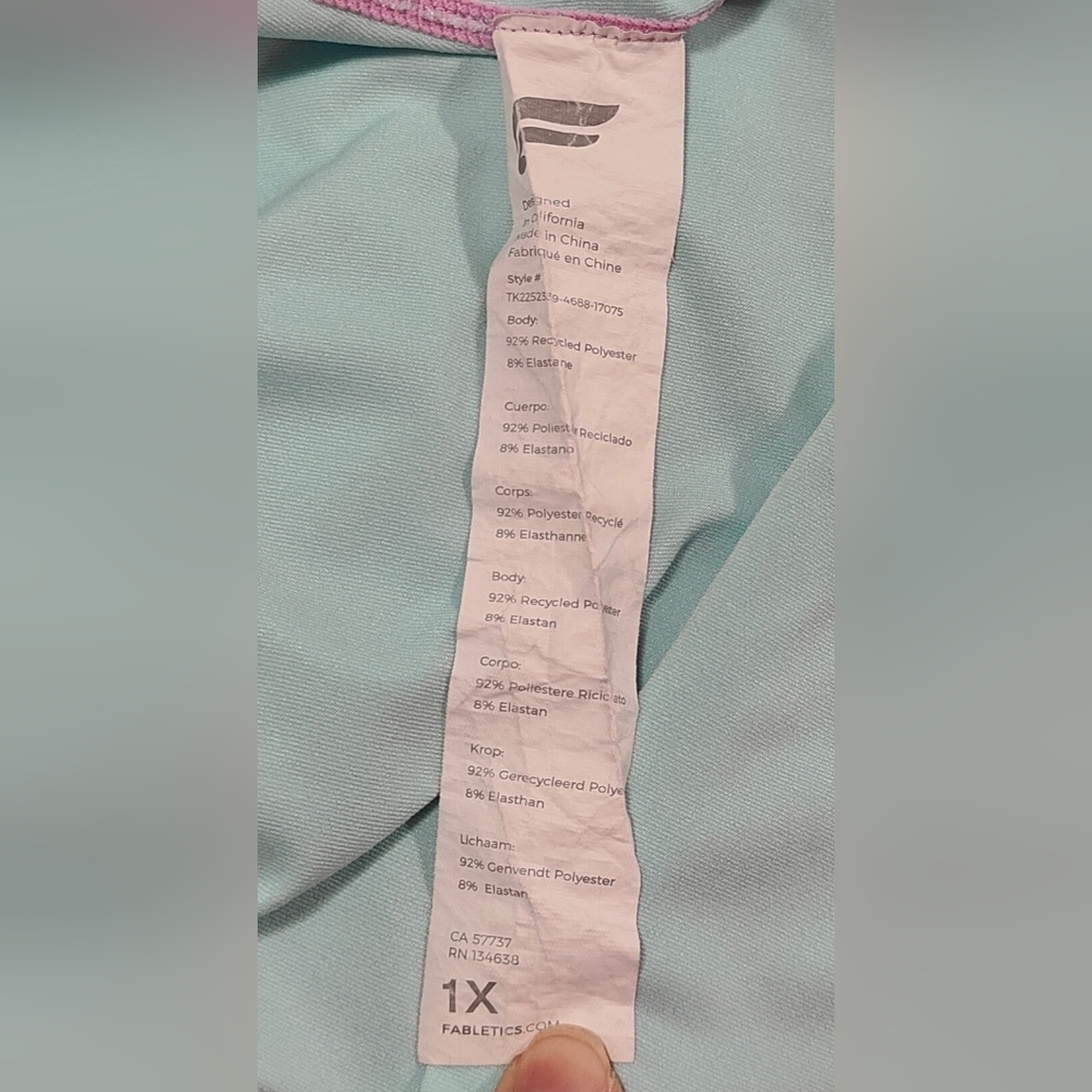 Women's Fabletics Light Aqua Blue Racer Back Tank Top, 1X - Picture 4 of 4